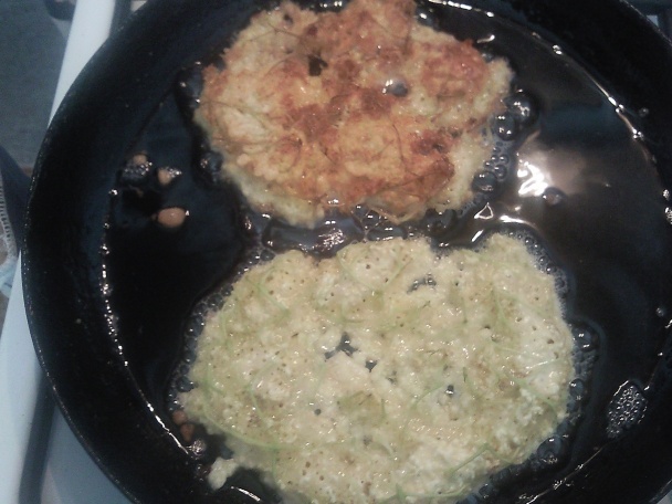 Vyprážaná baza v palacinkovom cestíčku - obrázok 3