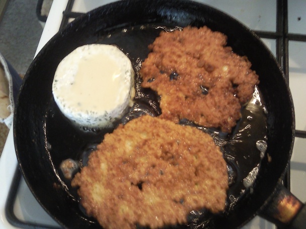 Vyprážaná baza v palacinkovom cestíčku - obrázok 4