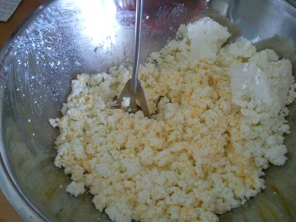 Tvarohové guľky s jahodami - obrázok 2