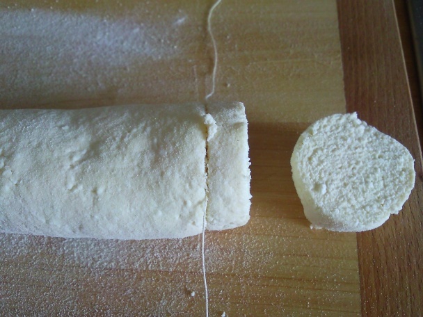 Tvarohové guľky s jahodami - obrázok 4