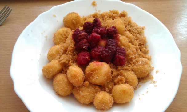 Rýchle tvarohové guľky s ovocím - obrázok 4