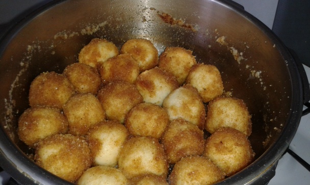 Čerešňové guľky z tvarohového cesta - obrázok 2