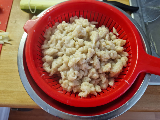 Cuketovo-mrkvové hniezda s vajíčkom a kalerábovými haluškami (fotorecept) - obrázok 2