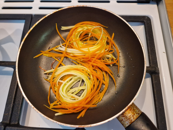 Cuketovo-mrkvové hniezda s vajíčkom a kalerábovými haluškami (fotorecept) - obrázok 4