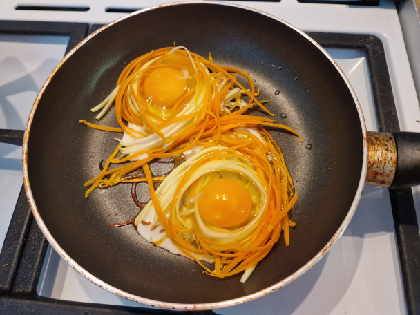 Cuketovo-mrkvové hniezda s vajíčkom a kalerábovými haluškami (fotorecept) - obrázok 5