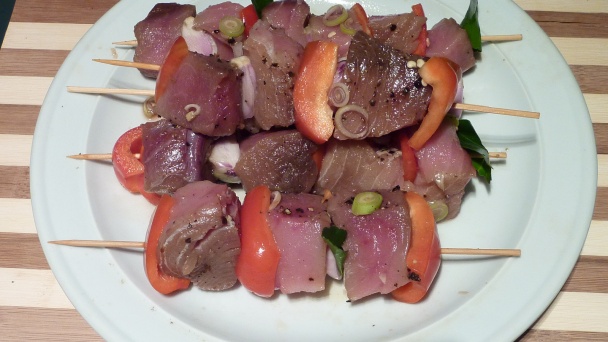 Tuniakové špízy s arašidovou omáčkou - obrázok 2