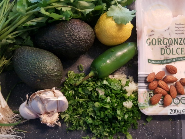 Guacamole s plesňovým syrom (Guacamole con quesco azul) (fotorecept) - obrázok 1