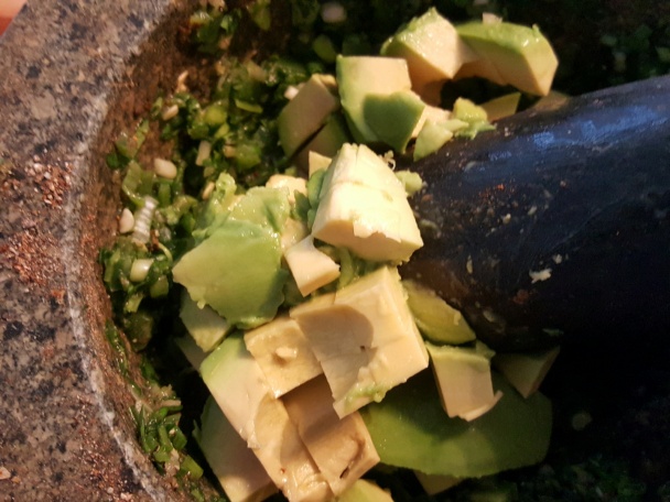 Guacamole s plesňovým syrom (Guacamole con quesco azul) (fotorecept) - obrázok 3