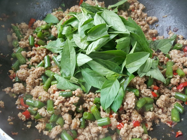 Thajská klasika Pad Kra Pao (fotorecept) - obrázok 4