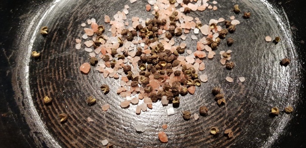 Kantonské bravčové kotlety soľ a korenie - obrázok 3