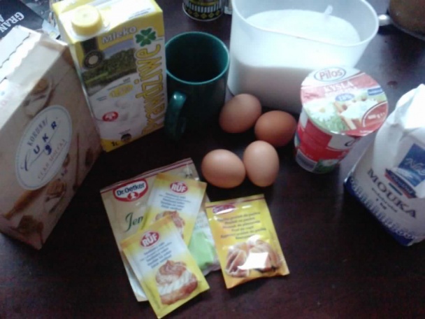 Ovocný hrnčekový koláč - obrázok 1