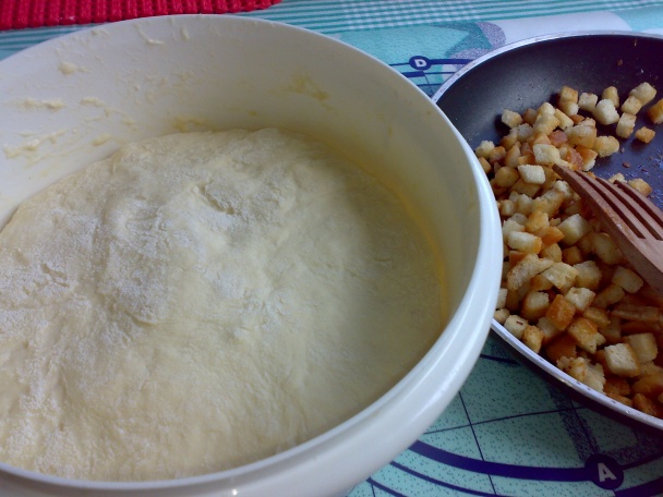 Kysnutá knedľa s rožkami (fotorecept) - obrázok 5