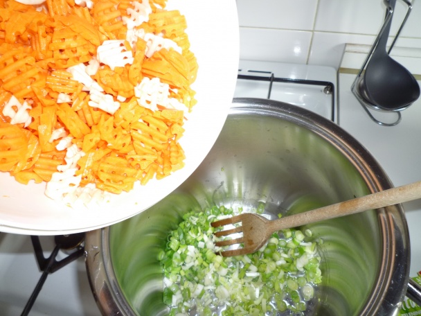 Hubová polievka  s mrveničkou (fotorecept) - obrázok 2