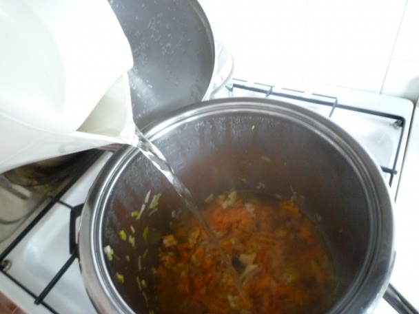 Hubová polievka  s mrveničkou (fotorecept) - obrázok 4