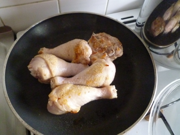 2 v jednom: Pečené kuracie stehná, kopček zemiakov (fotorecept) - obrázok 1