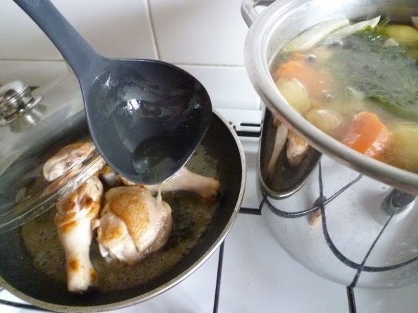 2 v jednom: Pečené kuracie stehná, kopček zemiakov (fotorecept) - obrázok 2