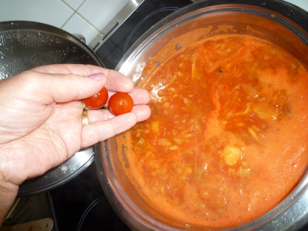 Paradajková kapusta - polievka (fotorecept) - obrázok 17