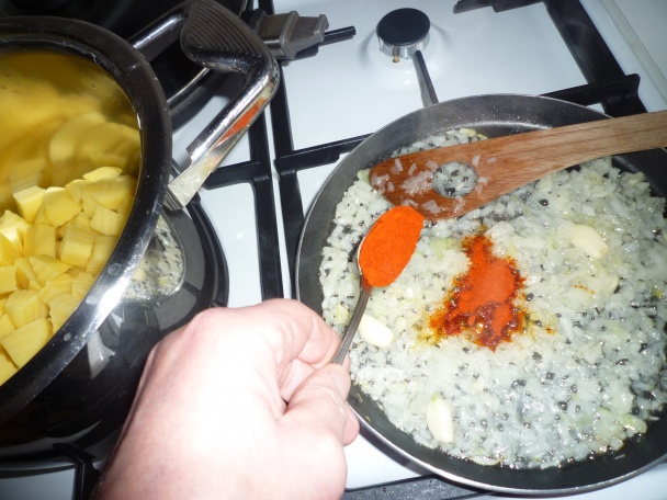 POLIEVKA  z vývaru špenátových gúľ (fotorecept) - obrázok 3