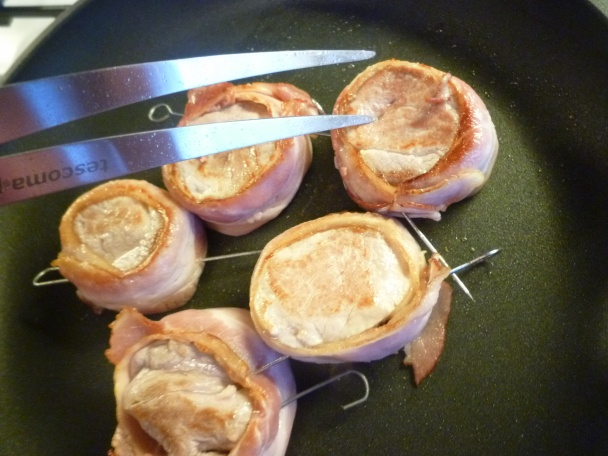 BRAVČOVÁ PANENKA  na omáčke gorgonzola so špenátovými guľami (fotorecept) - obrázok 3