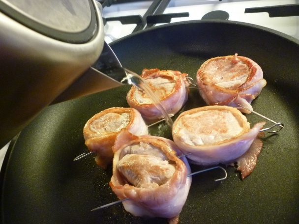 BRAVČOVÁ PANENKA  na omáčke gorgonzola so špenátovými guľami (fotorecept) - obrázok 4