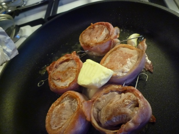 BRAVČOVÁ PANENKA  na omáčke gorgonzola so špenátovými guľami (fotorecept) - obrázok 6