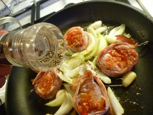 BRAVČOVÁ PANENKA  na omáčke gorgonzola so špenátovými guľami (fotorecept) - obrázok 8