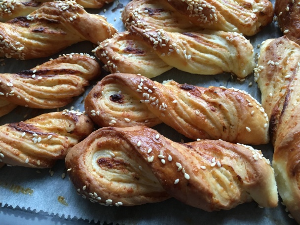 Vrtuľky s bryndzou len tak k vínečku namiesto pagáčov (fotorecept) - obrázok 14