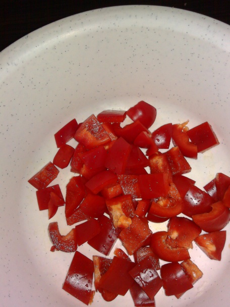 Cestoviny Penne na špenáte, červenej paprike s morčacími rezančekmi (fotorecept) - obrázok 5