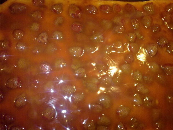 Jahodový koláč so želatínou - obrázok 6