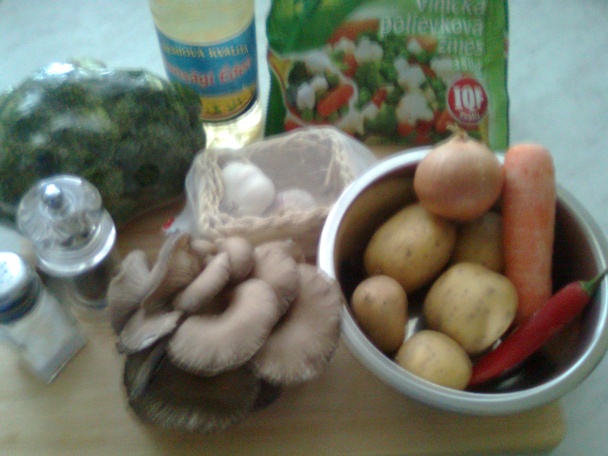 Bohatá zeleninová polievka s hlivou (fotorecept) - obrázok 1