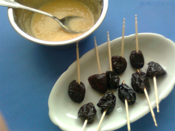 Sušené slivky s mandľou v kokosovom cestíčku (fotorecept) - obrázok 3