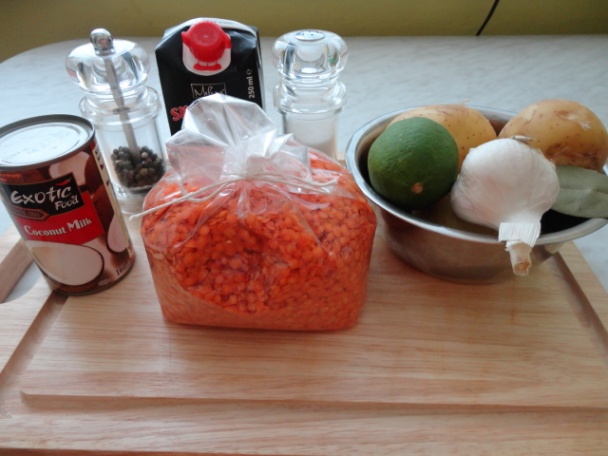 Polievka z červenej šošovice s kokosovým mliekom - obrázok 1