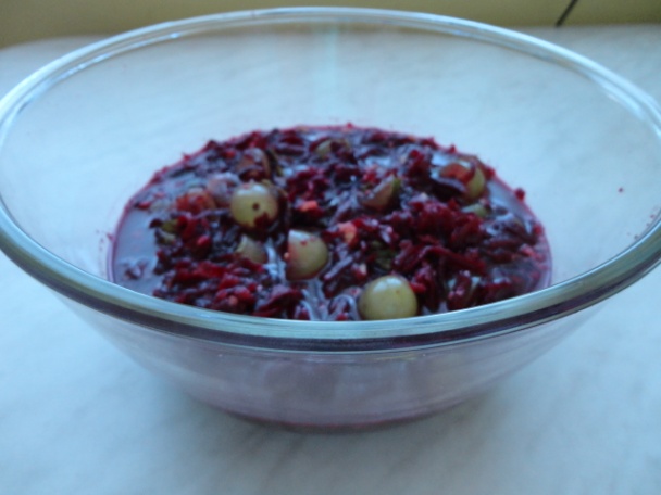 Šalát z červenej repy, hrozna, chrenu a vlašských orechov (fotorecept) - obrázok 4