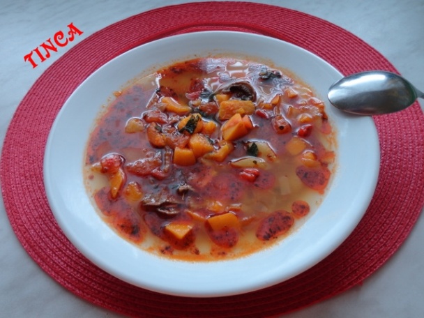 Guláš z tekvice hokkaido s hubami - obrázok 6