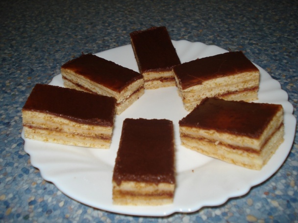 Medové rezy s kakaovou polevou - obrázok 9