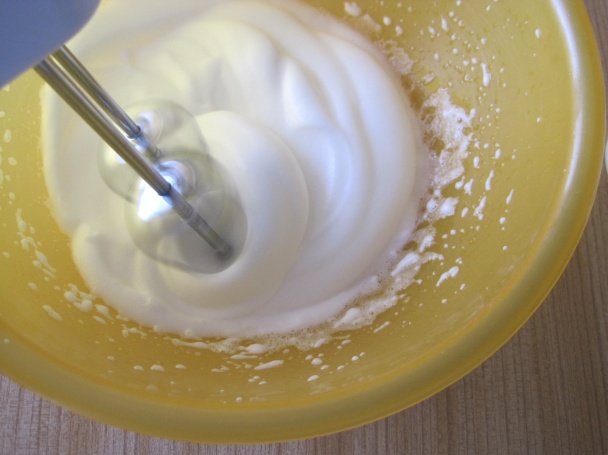 Tvarohovo-smotanová kiwi torta - obrázok 2