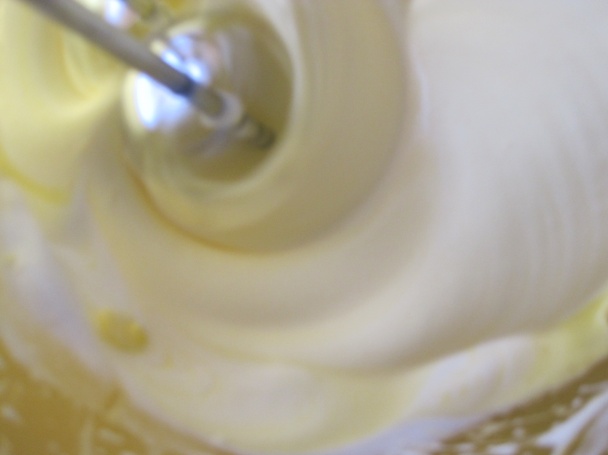 Tvarohovo-smotanová kiwi torta - obrázok 3