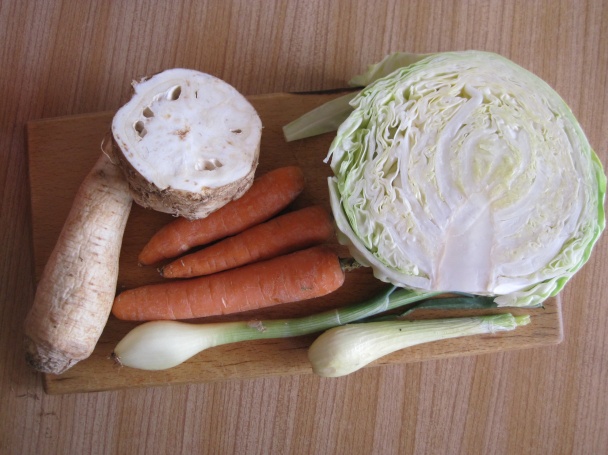 Miešaný zeleninový šalát s jogurtom - obrázok 1