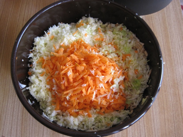 Miešaný zeleninový šalát s jogurtom - obrázok 3