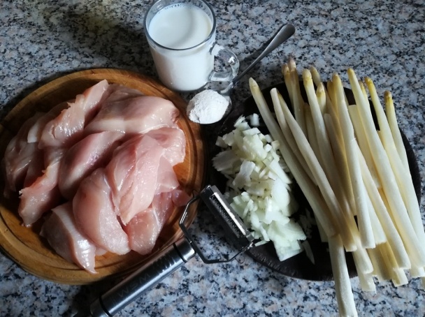 Špargľový krém s kuracím mäsom  (fotorecept) - obrázok 1