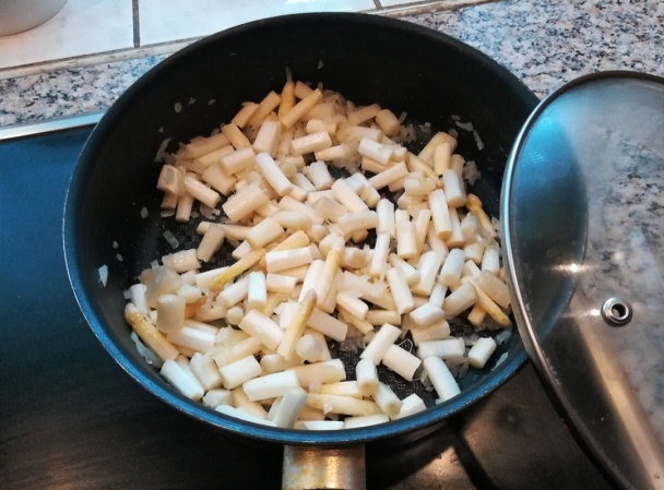 Špargľový krém s kuracím mäsom  (fotorecept) - obrázok 3