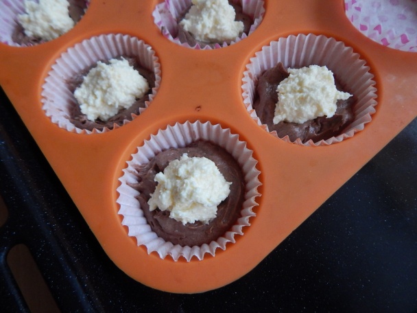 Cupcakes s tvarohovo-kokosovou plnkou (fotorecept) - obrázok 3