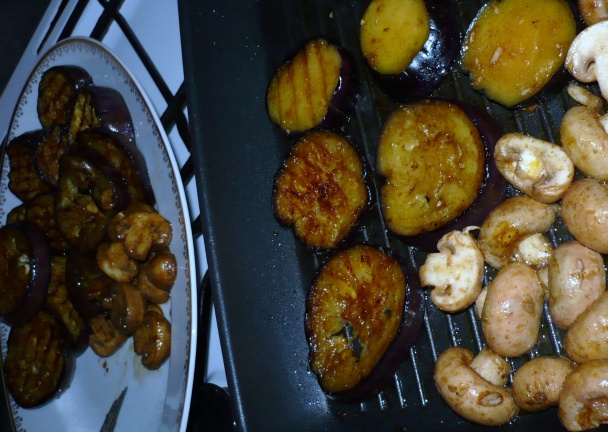 Grilovaný baklažán so šampiňónmi - obrázok 4