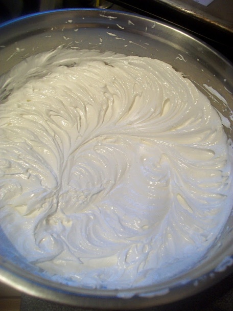Pavlova s úžasnou plnkou (fotorecept) - obrázok 3