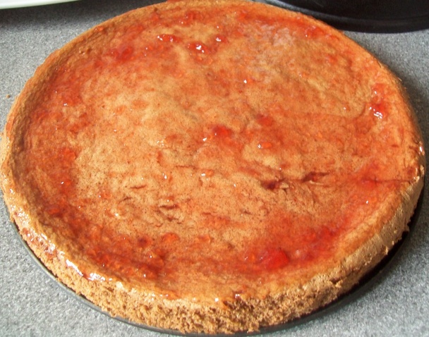 Jahodová torta s penou z bielej čokolády (fotorecept) - obrázok 5