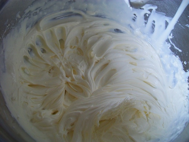 Jahodová torta s penou z bielej čokolády (fotorecept) - obrázok 7