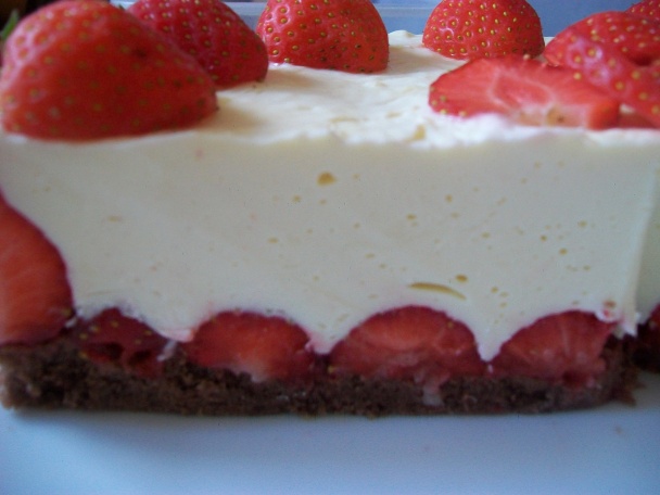 Jahodová torta s penou z bielej čokolády (fotorecept) - obrázok 12