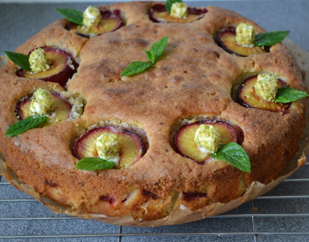 Slivkovo-pistáciový koláč (fotorecept) - obrázok 5