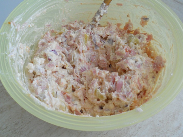 Palacinky plnenené tvarohom a šunkou so studenou mexickou omáčkou - obrázok 3