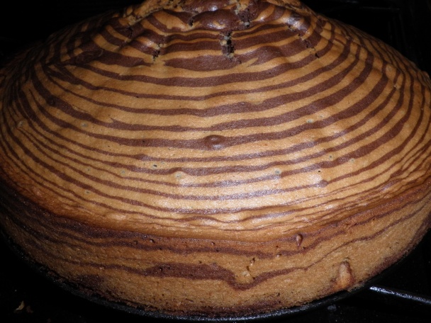 Mramorová gaštanová torta s ovocím - obrázok 3
